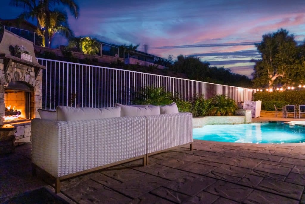 Read more about the article Meeting Legal Requirements: Commercial Pool Fence Solutions