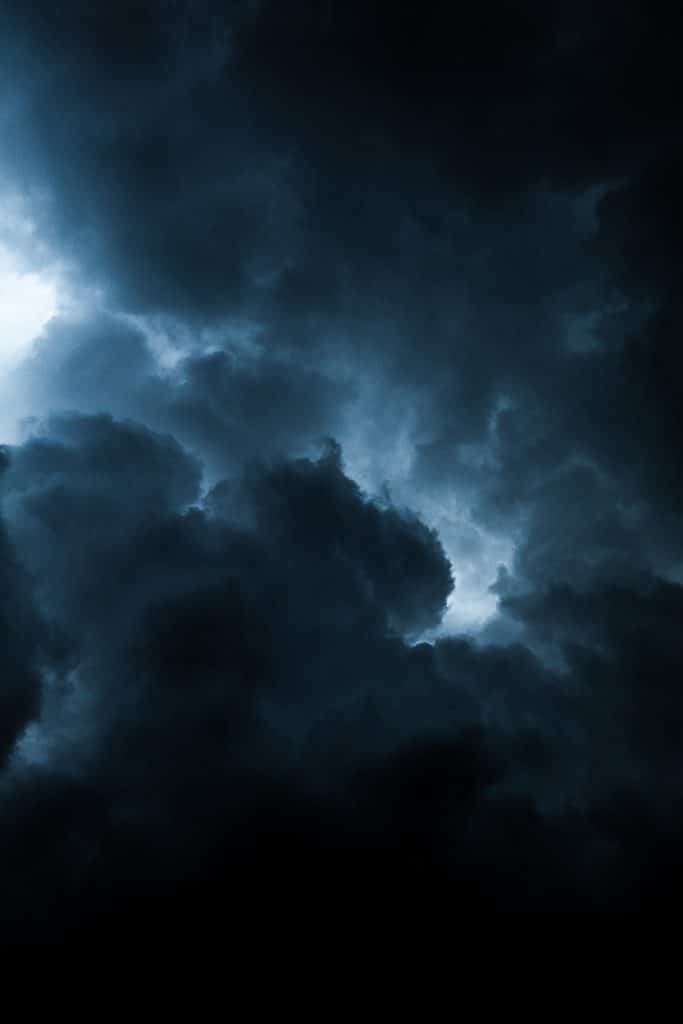 Read more about the article Weathering the Storm: Texas-Tested Pool Fence Durability